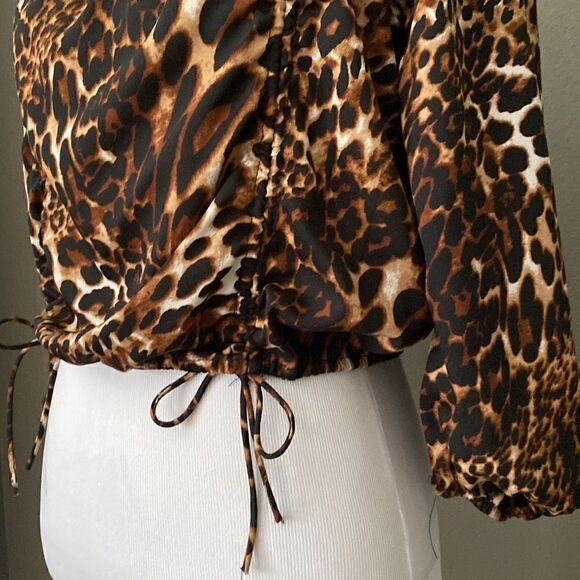 Speed Limit MPH Leopard Cropped Blouse Off Shoulder - Picture 3 of 8